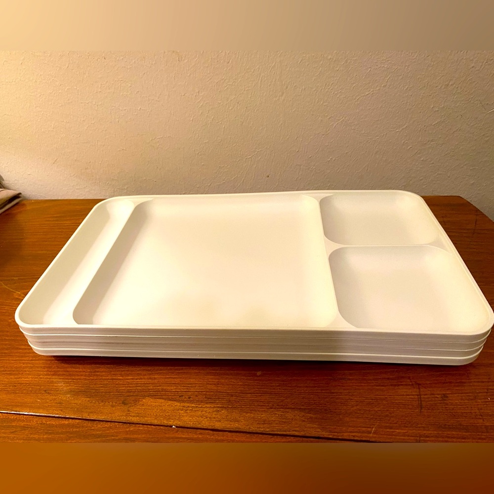 Vintage Tupperware Divided Lunch Trays Set Of 4 Almond